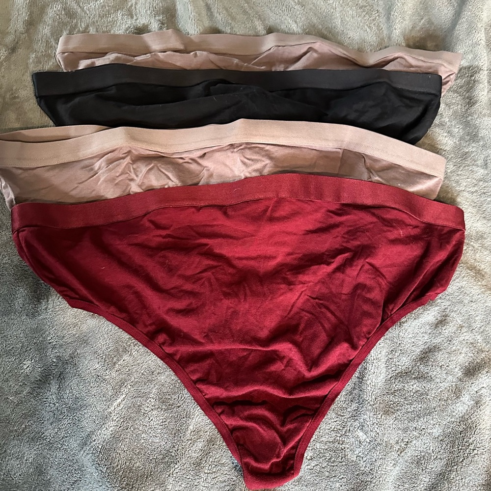 Universal Standard cotton modal blend thongs sz M (18-20) NEW